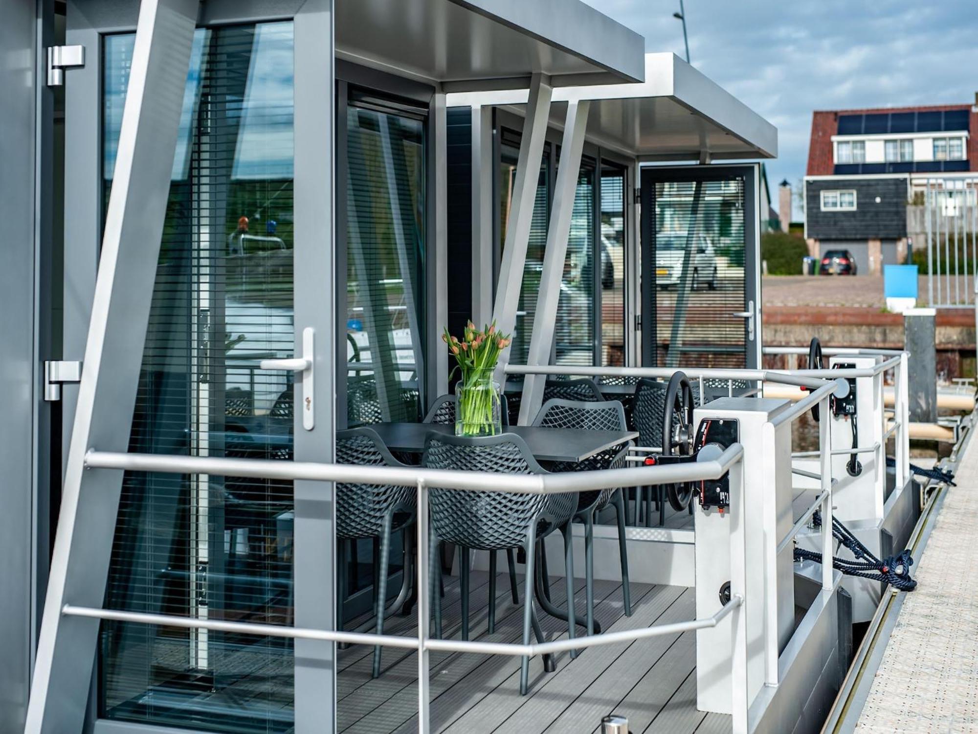 Waterlodge Blue Lagoon On A Jetty For 4 People Kamperland Exterior foto